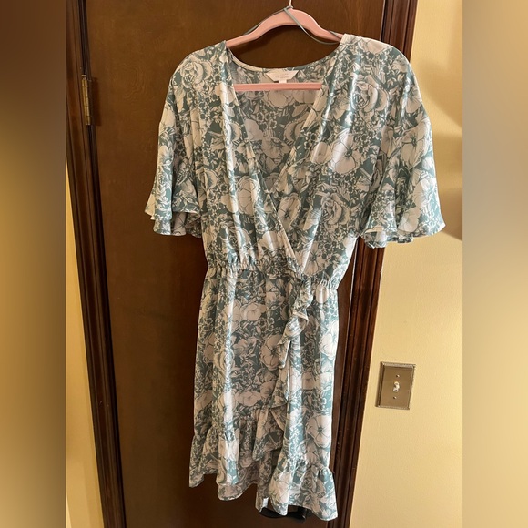 LC Lauren Conrad Dresses & Skirts - Lauren Conrad, green and white floral dress, size XL